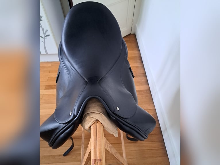 Selle de dressage MEYER 16,5"