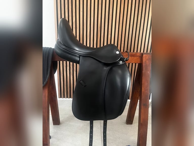 Selle de dressage Prestige X-D2 - 17 Pouces Comme Neuve