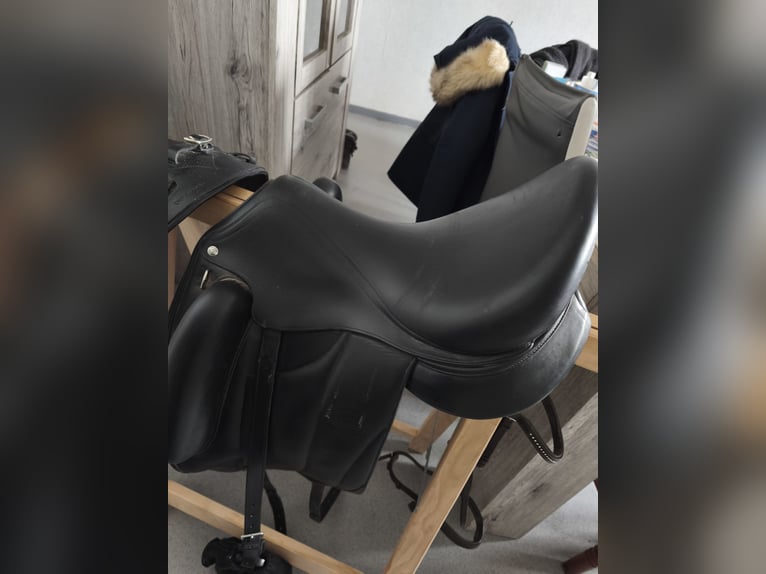 Vends selle de dressage