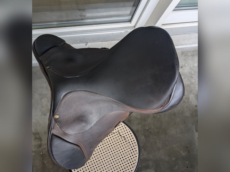 Vente d'une selle mixte. Éric Thomas
