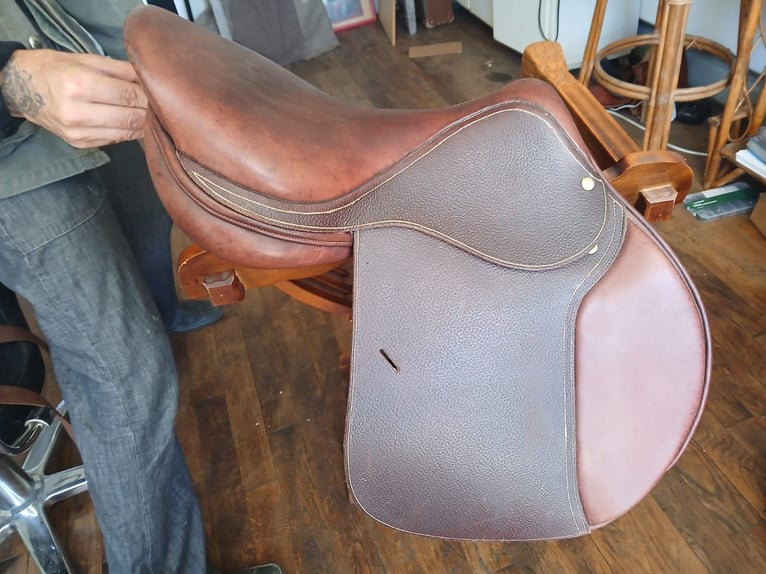 Selle arçonerie française neuve