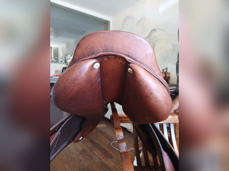 Selle arçonerie française neuve