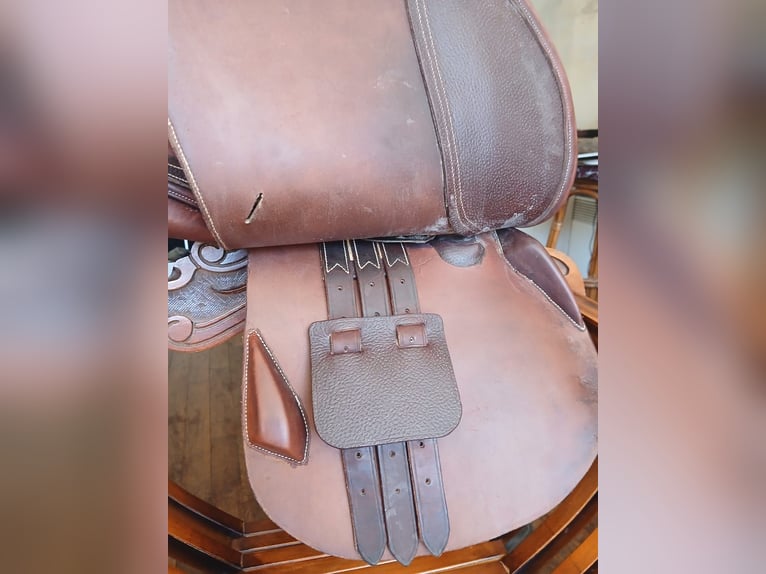 Selle arçonerie française neuve