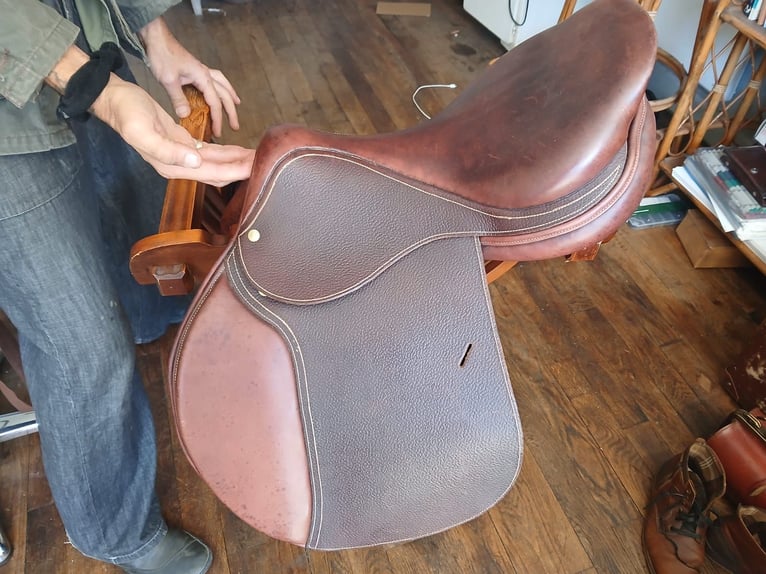 Selle arçonerie française neuve