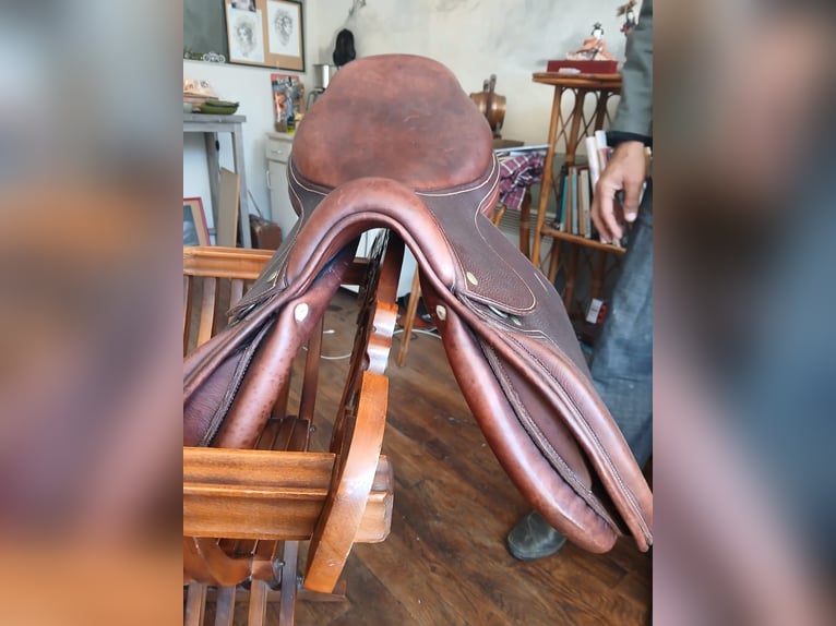 Selle arçonerie française neuve