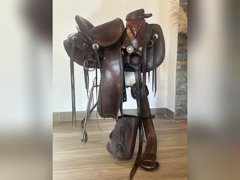 Selle mexicaine de grande qualité (originale) avec collier de chasse et 2 tapis 