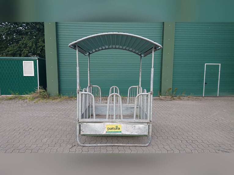 Viereckraufe von Patura, mit Sicherheits-Palisadenfressgittern, 8 Fressplätze