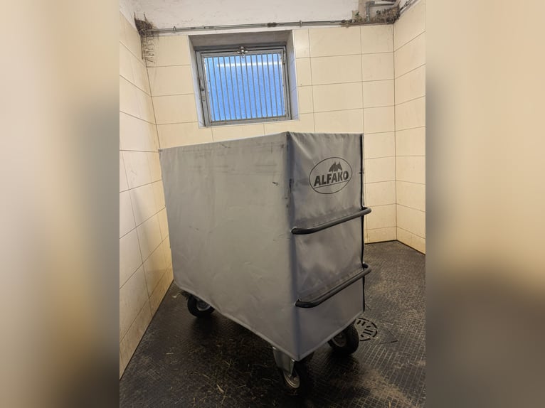 Alfako Maxi Prestige armoire d’écurie pour chevaux, comprenant 2 housses et une armoire supérieure