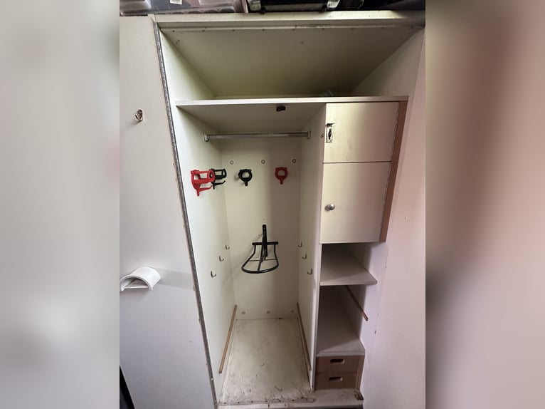 Bundeswehrschrank