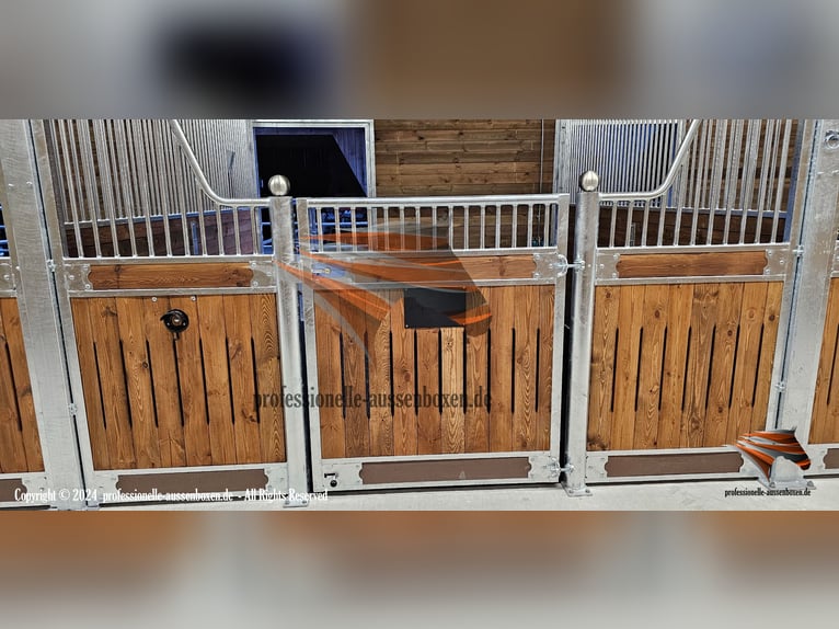Achat de boxes pour l'écurie – Fronts de box, cloisons, murs de stalles et boxes intérieurs