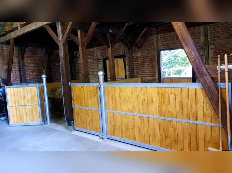 Fabrication de box pour chevaux et accessoires selon vos souhaits !