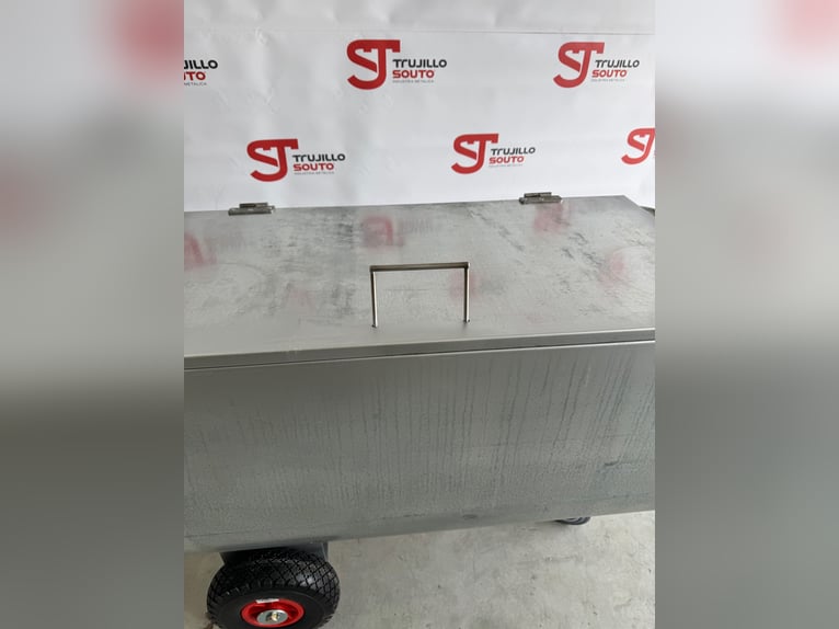 Charrette à foin avec couvercle