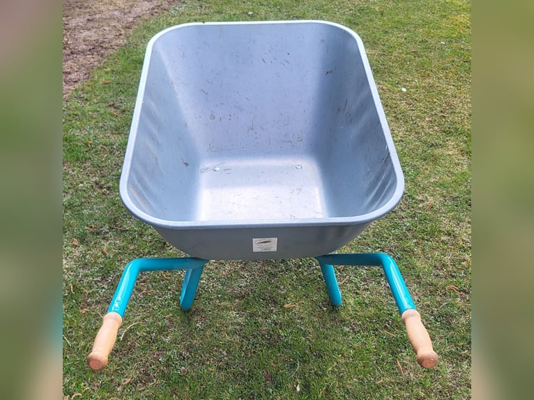 Remorque à main Mefro d'une capacité de 140 litres, en excellent état à vendre.