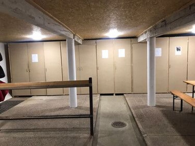 Place en pension complète en paddock extérieur au Hof zum Rössli