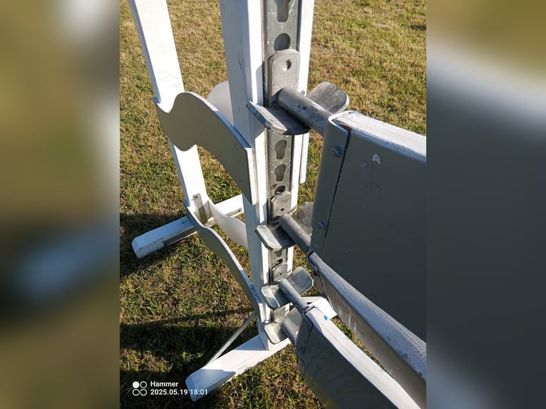 Springreit-Hindernis / Pferdesprung – Wellenform – gebraucht