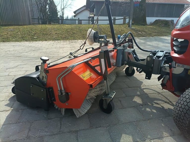 Kubota GR1600 tracteur de pelouse diesel avec balayeuse Kersten