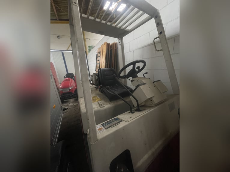 Nissan chariot élévateur à gaz, capacité 2,5 tonnes