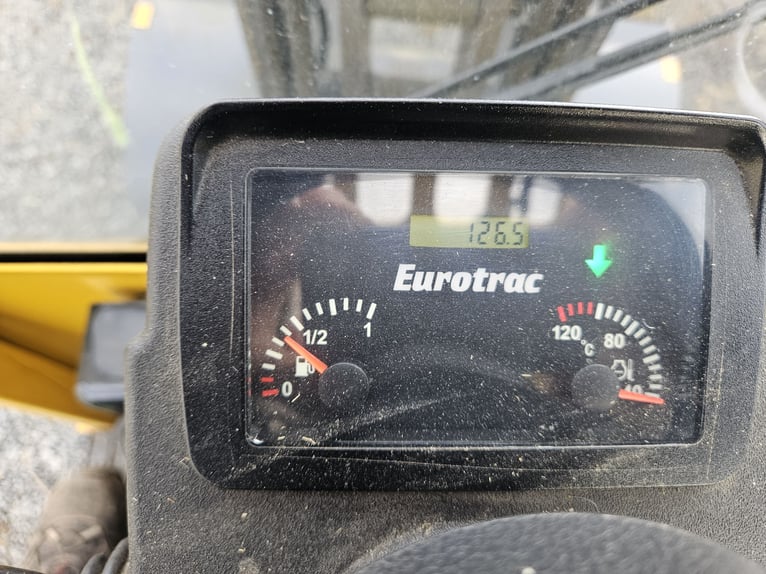 Eurotrac W11 mit Kabine, Heizung und Radio