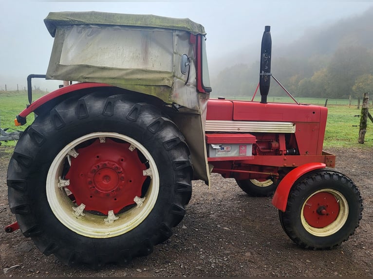 Vente d’un tracteur IHC type 724 S