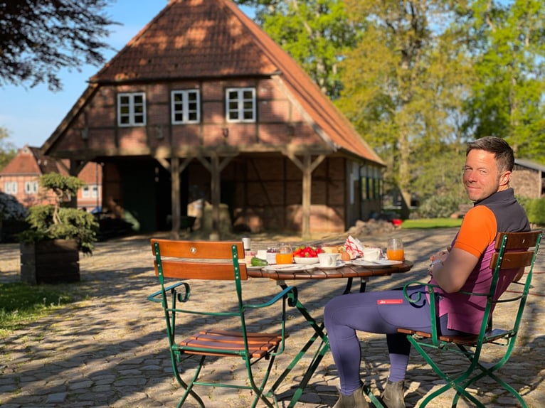 Herzlich Willkommen auf dem Heinshof! – Reiterferien vor dem Tor zur Welt!