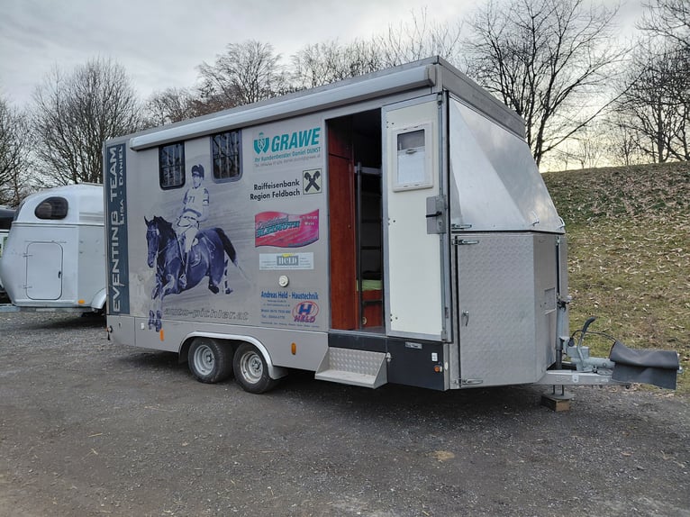 Camion pour chevaux avec caravane à vendre à prix avantageux en raison d’un changement urgent d’équi