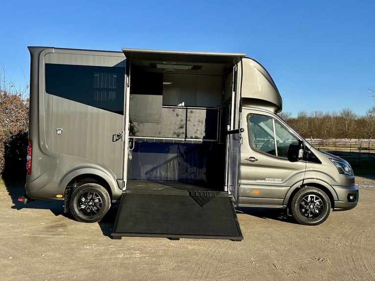 Ford Roelofsen Parados Sport Transporteur pour deux chevaux, édition Deluxe – Boîte automatique – Di