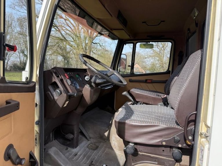 Mercedes 814 Transporter - 6 chevaux - Véhicule de collection, contrôle technique valable jusqu'en 2