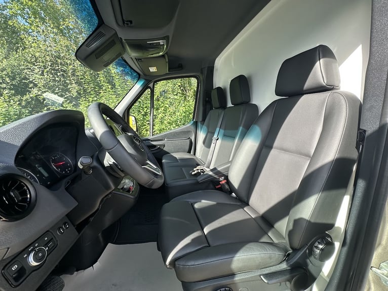 Mercedes-Benz Sprinter 419 CDI RJH Sport, véhicule de transport pour 2 chevaux, camion - en excellen