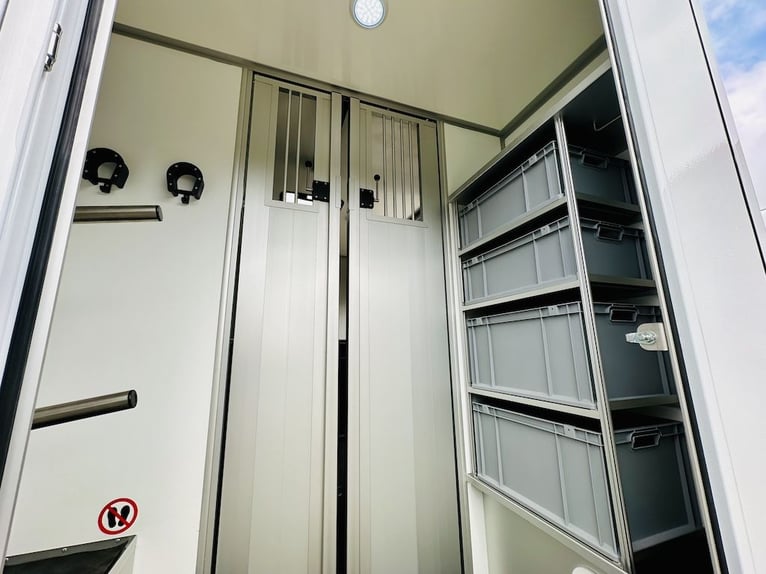 Renault Roelofsen Yorse 2-Pferdetransporter 3,5to. 165 PS Schaltgetriebe Mautfrei hohe Zuladung NEU