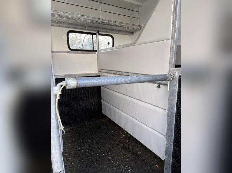 Transporteur de 3 chevaux avec espace de vie, capacité de 7,5 tonnes