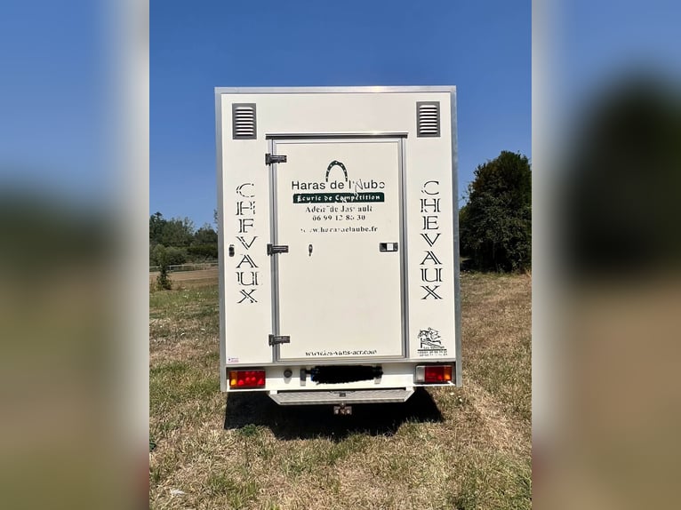 CAMION VL 2 CHEVAUX