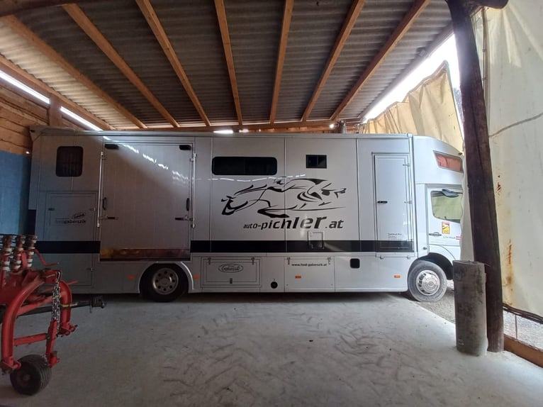 Pferde LKW mit Wohnkabine zu verkaufen