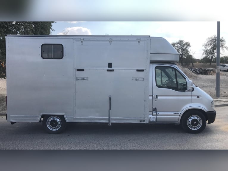 Renault Master 2,8 dci  para 2 caballos 