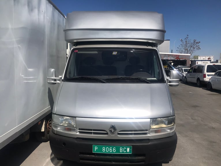 Renault Master 2,8 dci  para 2 caballos 