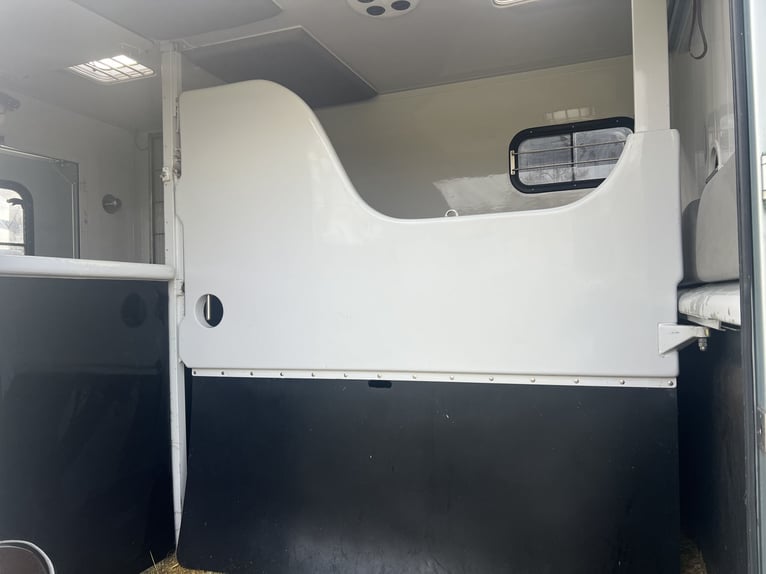 Excellent transporteur de chevaux Renault MTM