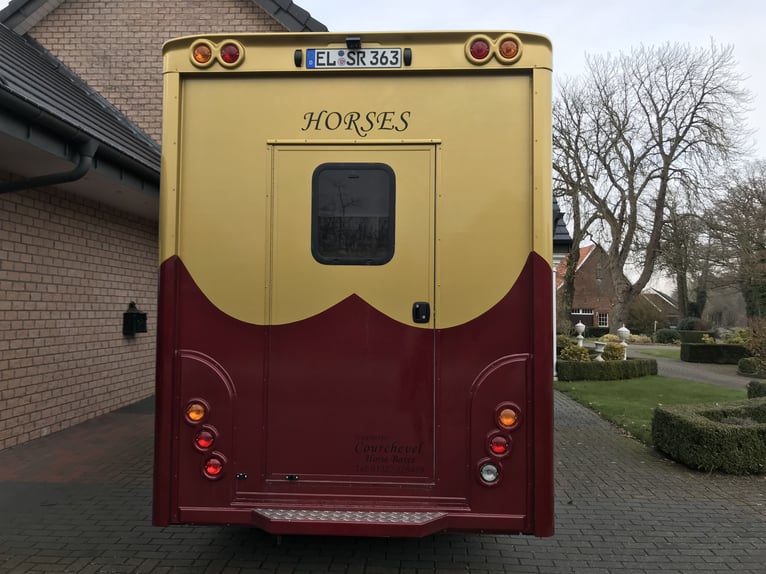 For Sale: 3.5t Horse Lorry - Excellent Condition and interesting price!