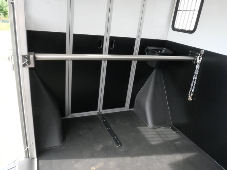 FORD Sodiak Luxury Carriage Horse Trailer Self-Drive