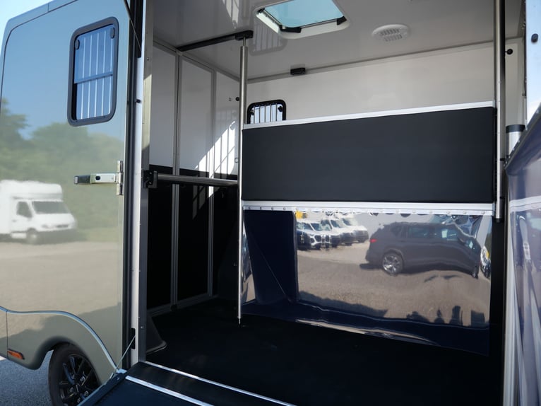 FORD Sodiak Luxury Carriage Horse Trailer Self-Drive