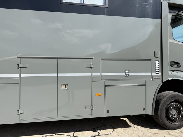 MB Actros avec carrosserie JL