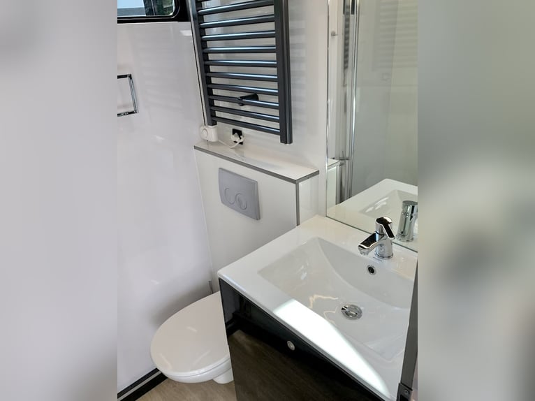 Mercedes-Benz Actros 1835 RJH Pferdetransporter Pop-Out 350 PS 5 Pferde Dusche Wohnung WC LKW