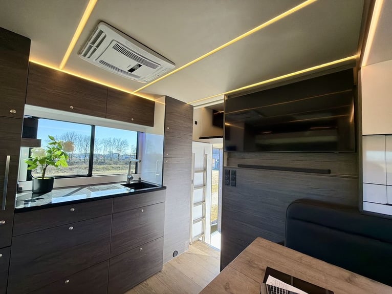 Mercedes-Benz Actros 2545 RJH Exclusive H6, camion de transport de chevaux neuf et immédiatement dis