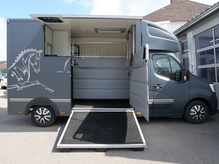 RENAULT Master Automatique MSG Transporteur pour chevaux, conducteur seul