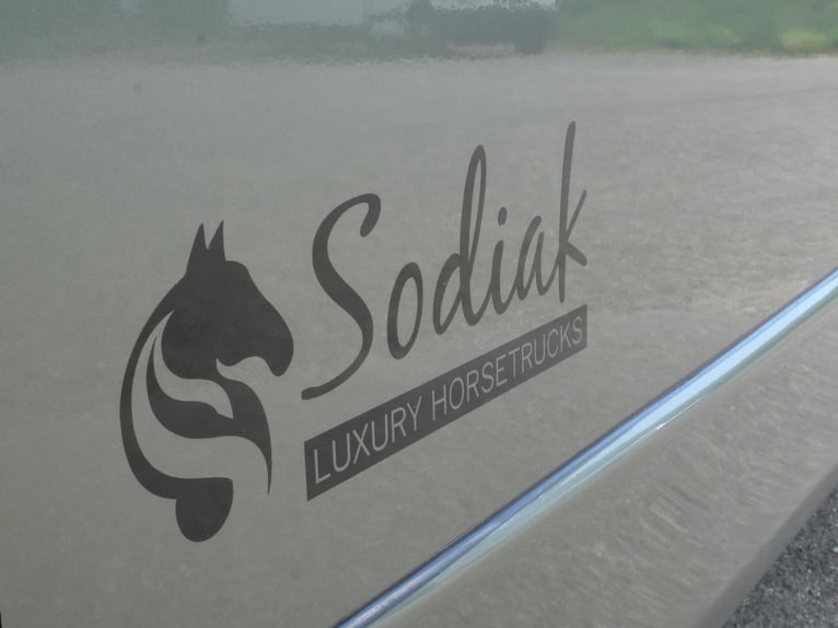Transporteur pour chevaux Sodiak Luxury Horsetrucks ou Roelofsen