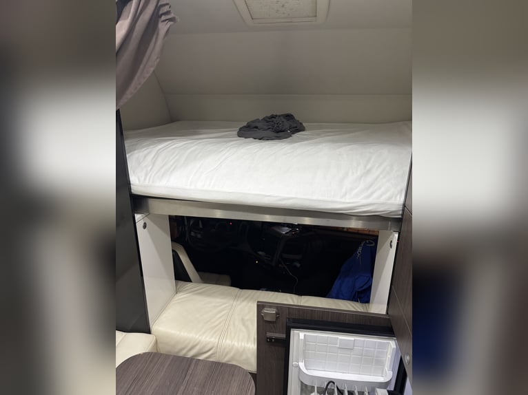 Volvo FM 500 AKX Transporteur de chevaux pour 8 chevaux avec cabine de camping-car – camion de trans