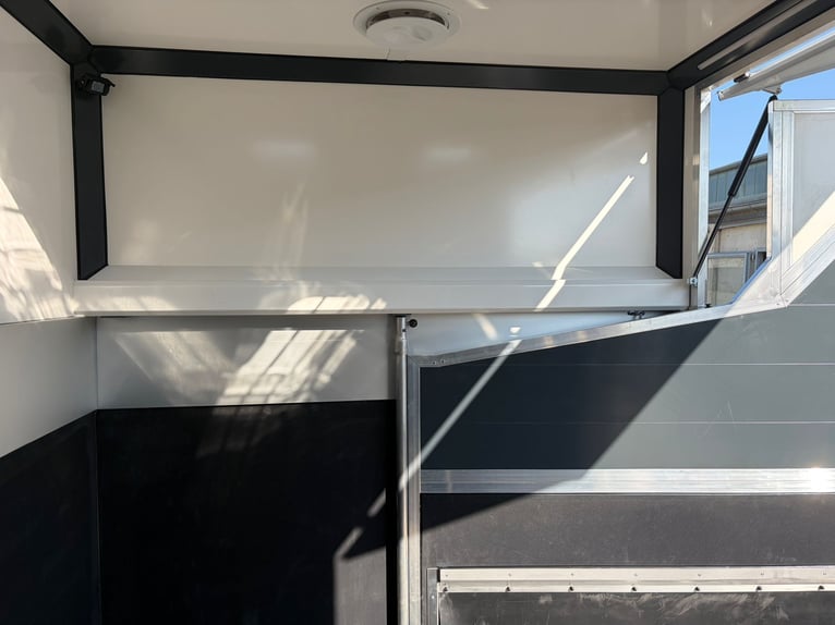 Nouveau transporteur pour deux chevaux