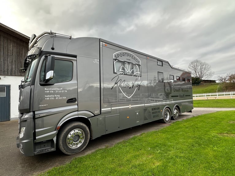 Pferdetransporter JL HighlineXXL DB2551 Actros Wohnmobilzulassung