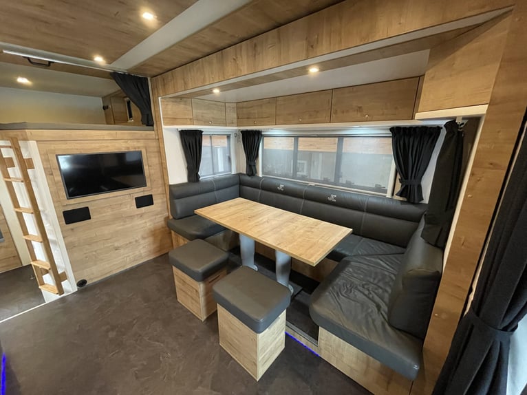 Pferdetransporter JL HighlineXXL DB2551 Actros Wohnmobilzulassung
