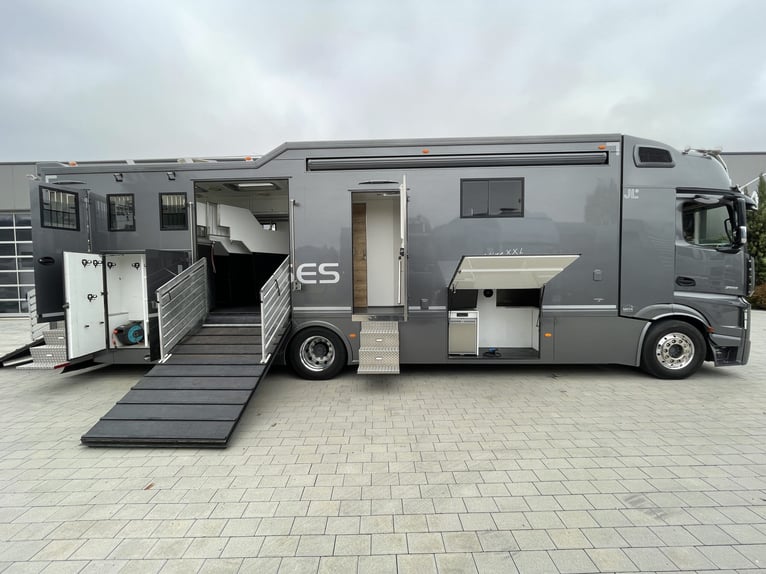Pferdetransporter JL HighlineXXL DB2551 Actros Wohnmobilzulassung