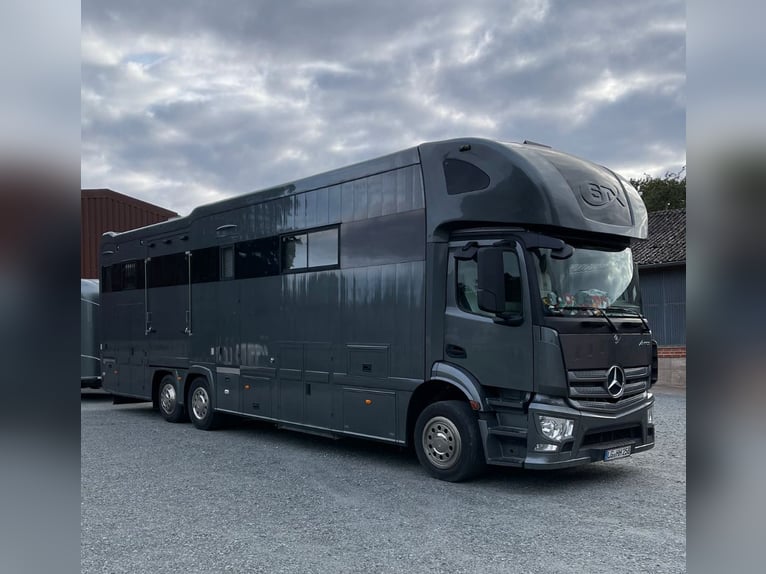 Power. Space. Comfort. ⚡️ 26 t Mercedes Antos Motorhome