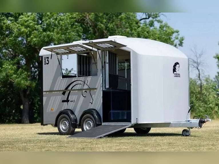 Remorque Cheval Liberté Maxi 3 – avec sellerie et rampe latérale